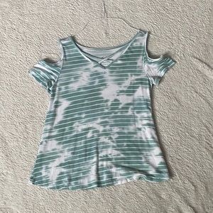 Cute teal and white top